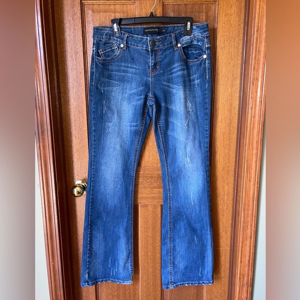 TWENTYONE BLACK JEANS. SIZE 11/12.